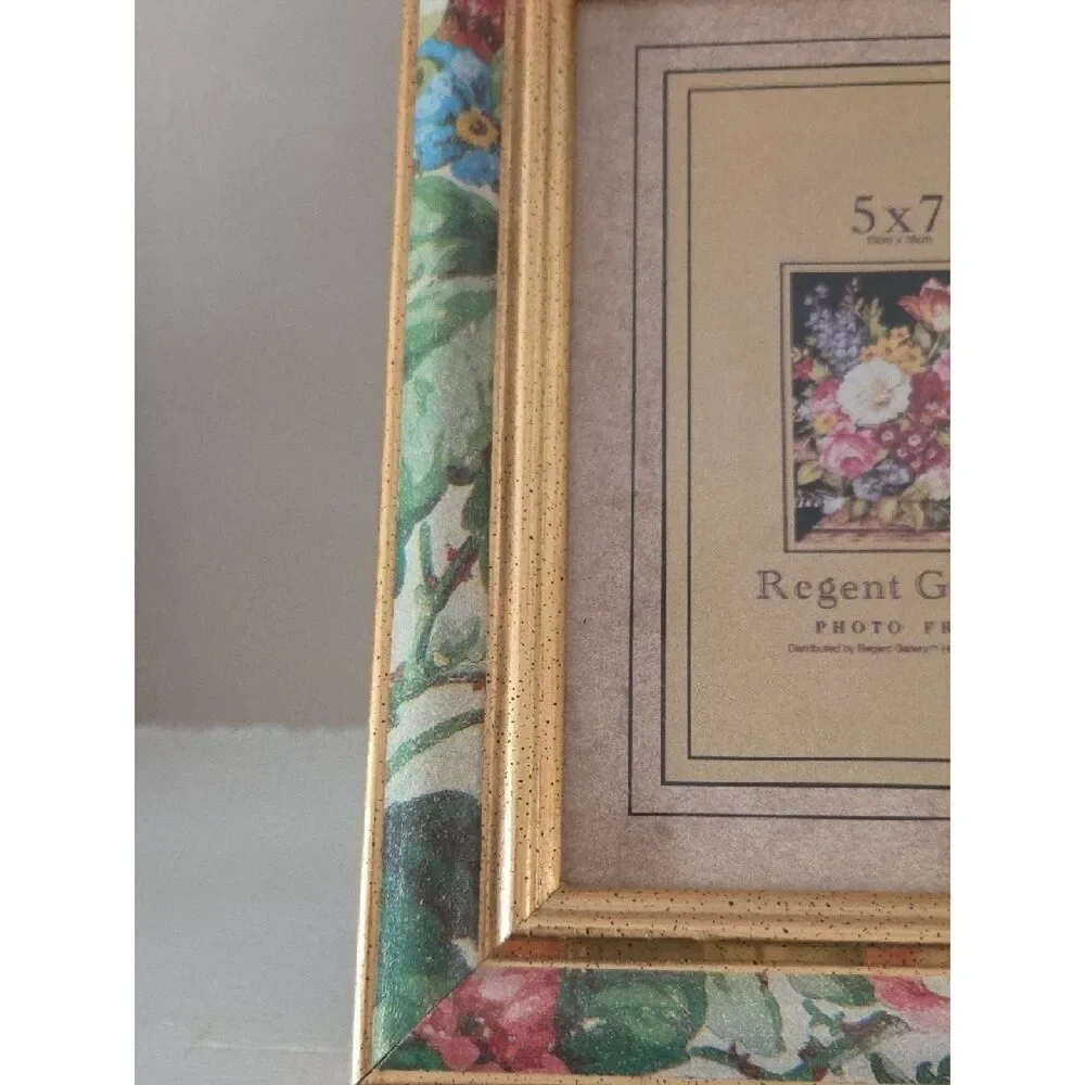 Regent Floral Picture Frame